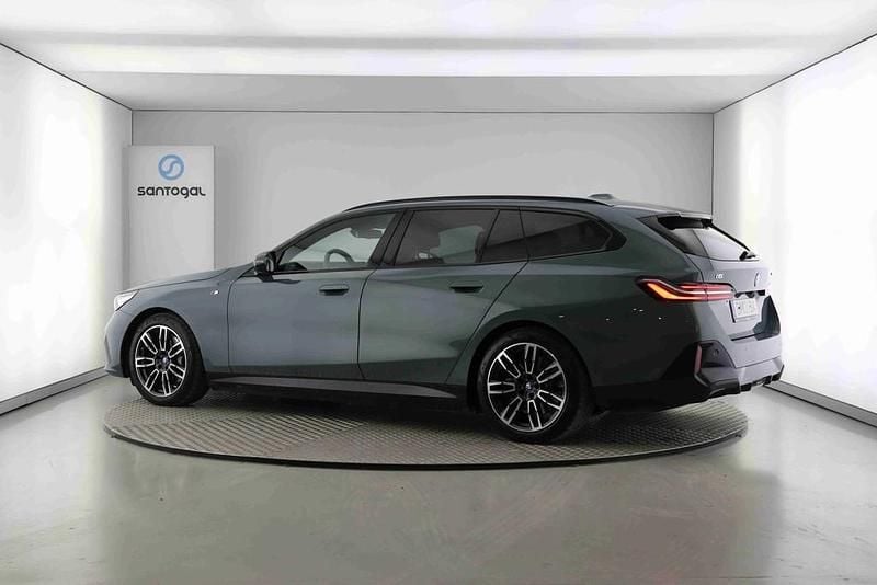 Usado BMW i5 250 kW (340 HP) 2024 Verde Carrinha
