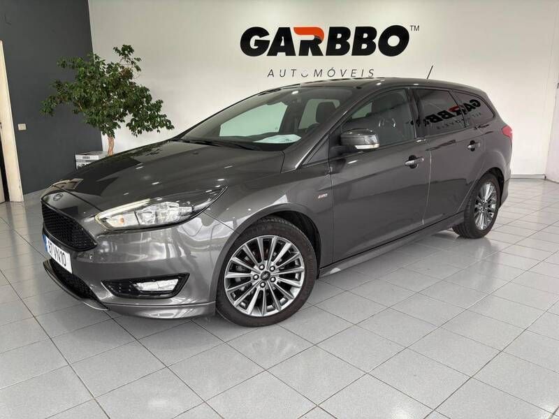 Cinza Usado 2018 Ford Focus ST-Line Carrinha | € 16.500 (Preço justo) - Imagem 1/4