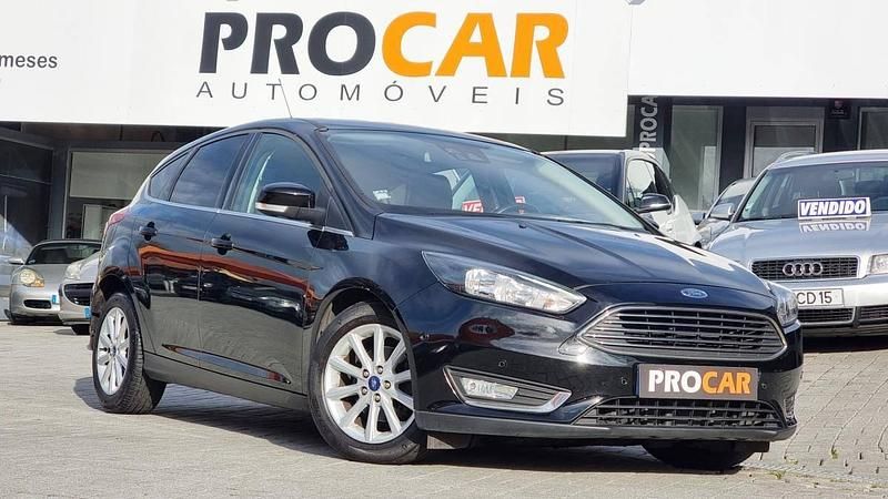 Preto Usado 2016 Ford Focus Titanium Sedan | € 10.500 (Preço elevado) - Imagem 1/4