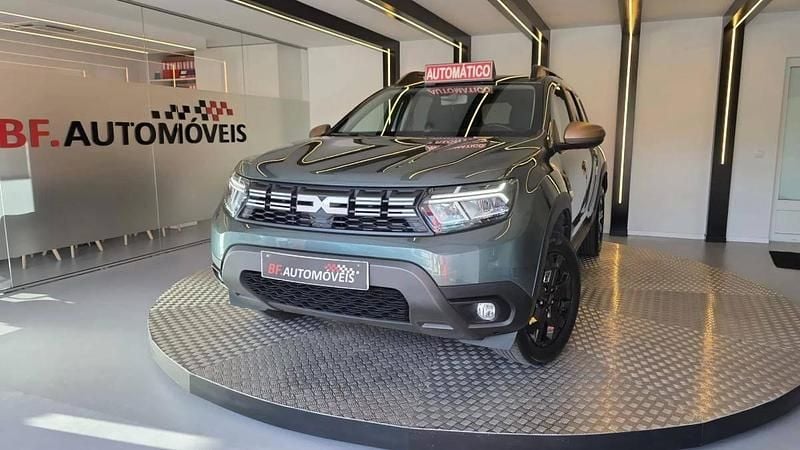 Verde Usado 2023 Dacia Duster Extreme SUV | € 23.900 (Preço justo) - Imagem 1/4