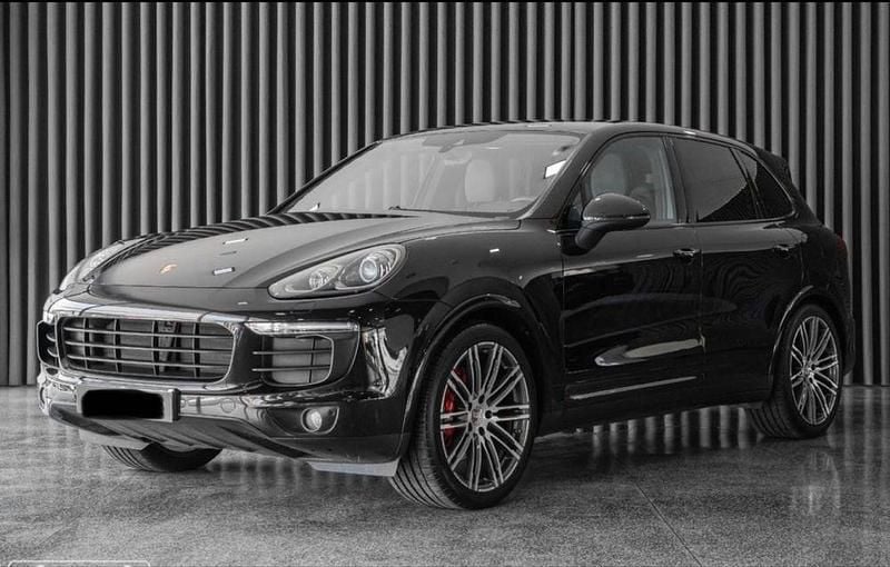 Usado 2015 Porsche Cayenne S E-Hybrid SUV | € 45.900 (Preço elevado) - Imagem 1/4
