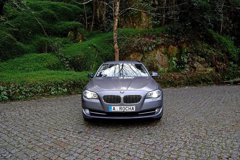 Usado BMW 520 Sport Line 184 HP (135 kW) 2013 Cinza escuro Carrinha