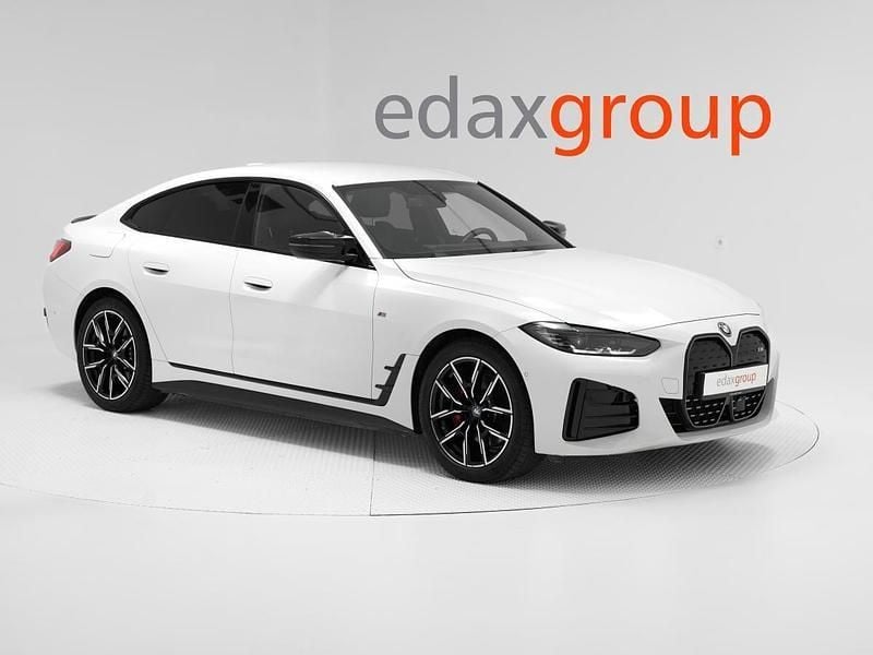 Branco Usado 2023 BMW i4 Comfort Edition Sedan | € 49.990 (Preço justo) - Imagem 1/4