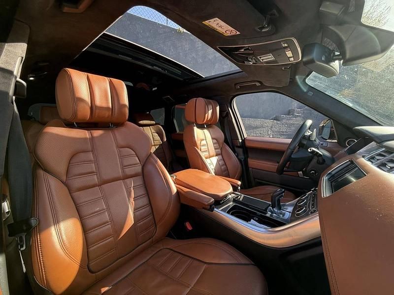 Usado Land Rover Range Rover Dynamic 510 HP (375 kW) 2014 Branco SUV