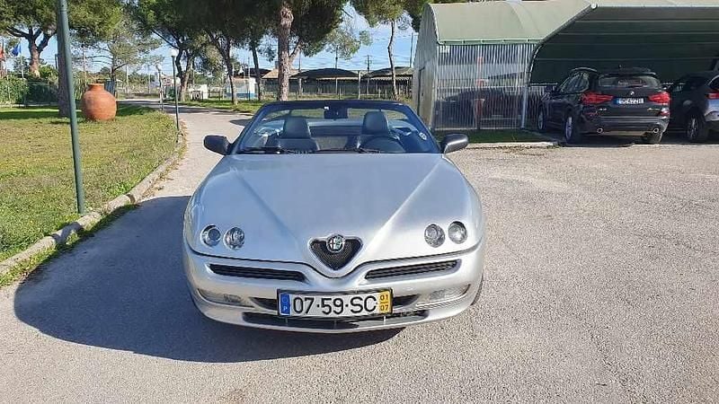 Usado Alfa Romeo Spider 150 HP (110 kW) 2001 Cinzento Cabrios
