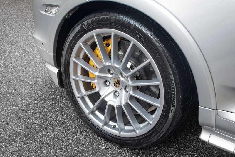 Usado Porsche Cayenne 550 HP (404 kW) 2009 Cinzento SUV