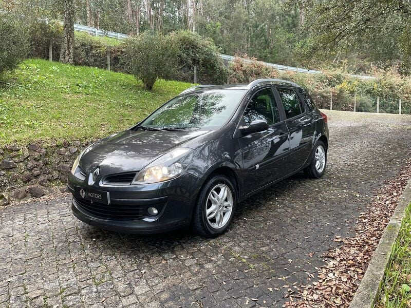 Cinza Usado 2008 Renault Clio GrandTour Dynamique Carrinha | € 4.450 - Imagem 1/4