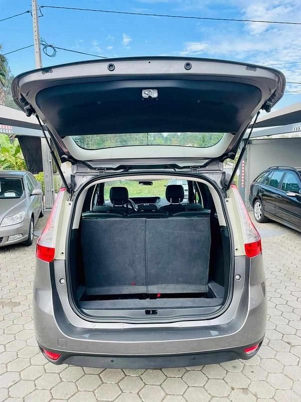 Usado Renault Grand Scénic 110 HP (80 kW) 2012 Antracite Monovolume