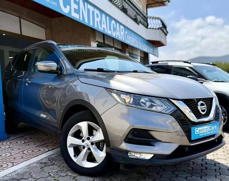Cinzento Usado 2018 Nissan Qashqai N-Connecta SUV | € 17.950 (Bom preço) - Imagem 1/4
