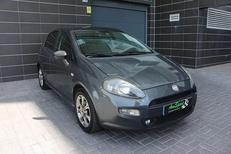 Usado Fiat Punto Urban 85 HP (62 kW) 2014 Cinza Citadino