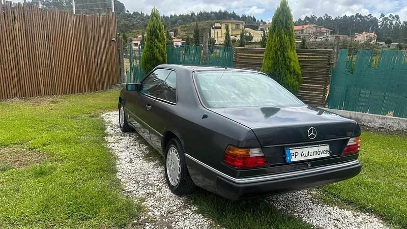 Usado Mercedes E230 132 HP (97 kW) 2004 Preto Coupé