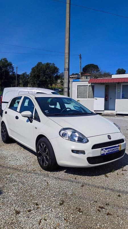 Branco Usado 2016 Fiat Punto Citadino | € 8.997 (Preço justo) - Imagem 1/4