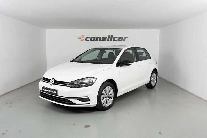Branco Usado 2018 VW Golf VII Citadino | € 11.980 (Preço justo) - Imagem 1/4