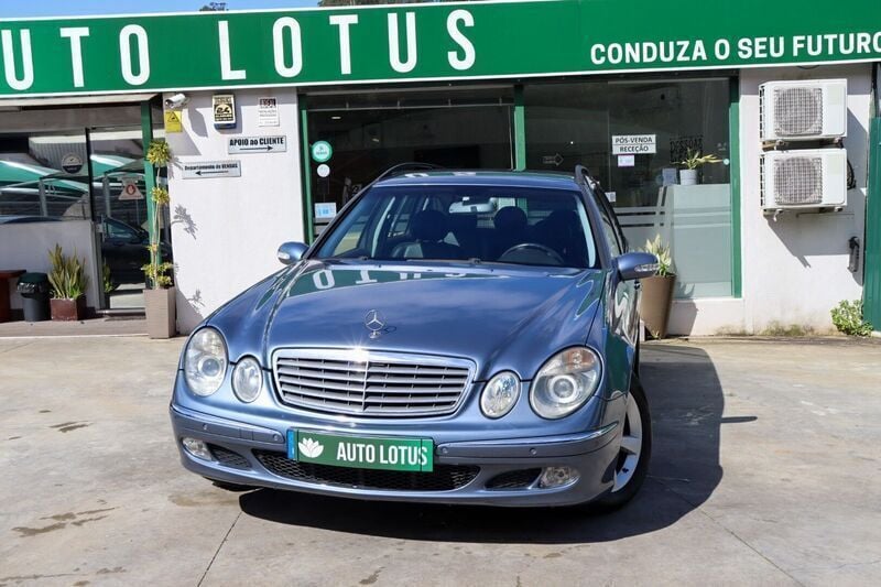 Azul Usado 2007 Mercedes E320 Elegance Carrinha | € 11.970 - Imagem 1/4