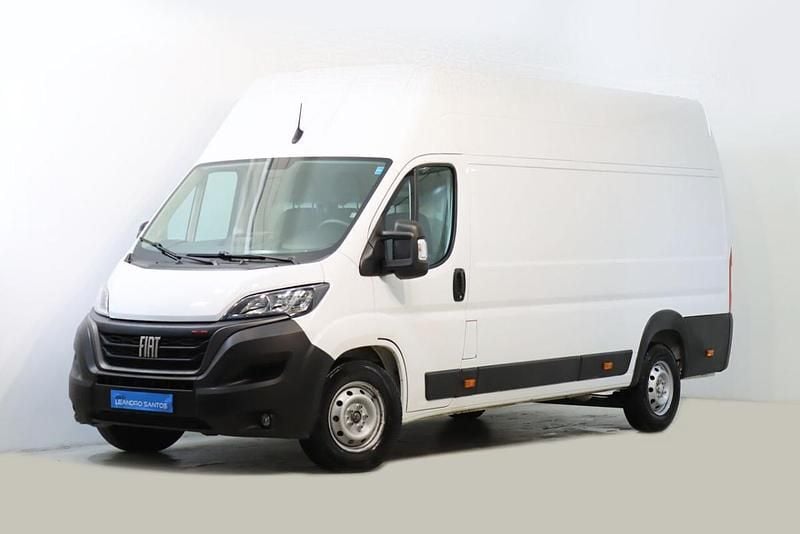 Branco Usado 2023 Fiat Ducato Van | € 28.900 (Preço justo) - Imagem 1/4
