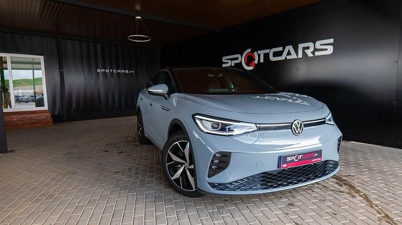 Cinza Usado 2022 VW ID.5 GTX SUV | € 34.990 - Imagem 1/4