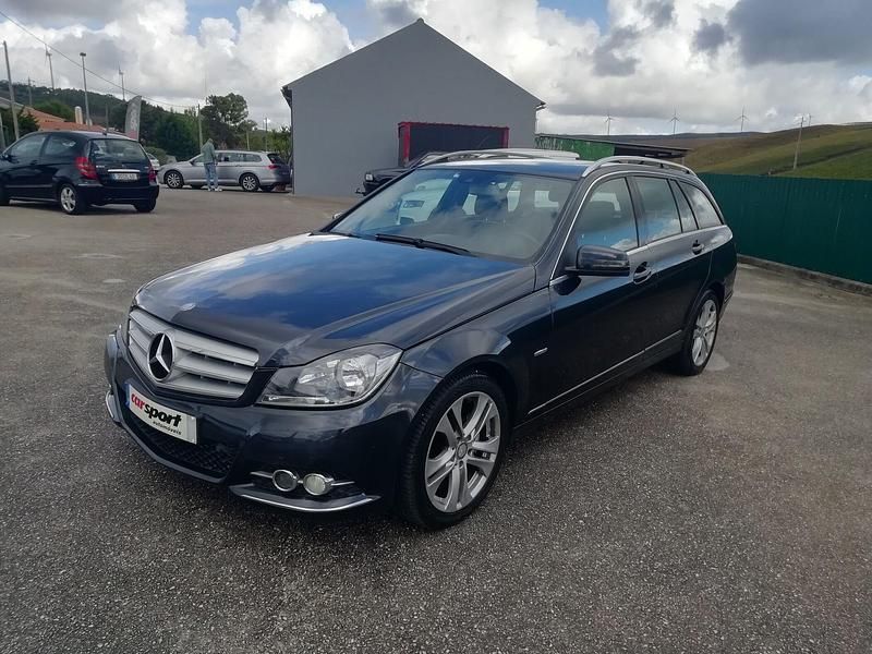 Usado Mercedes C250 Avantgarde 204 HP (150 kW) 2011 Cinza Carrinha