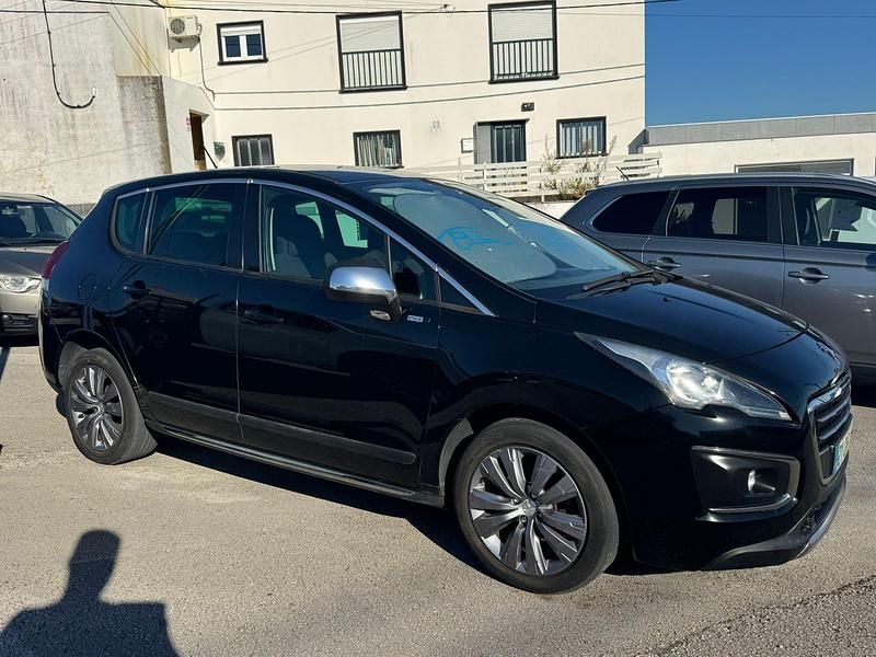 Usado Peugeot 3008 Style 115 HP (84 kW) 2014 Preto Carrinha
