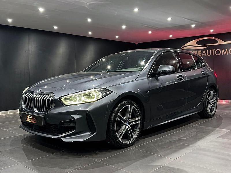 Cinza Usado 2021 BMW 116 Citadino | € 24.990 (Preço elevado) - Imagem 1/4