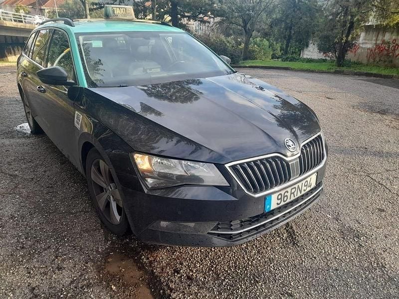 Usado 2016 Skoda Superb Sedan | € 12.500 - Imagem 1/3