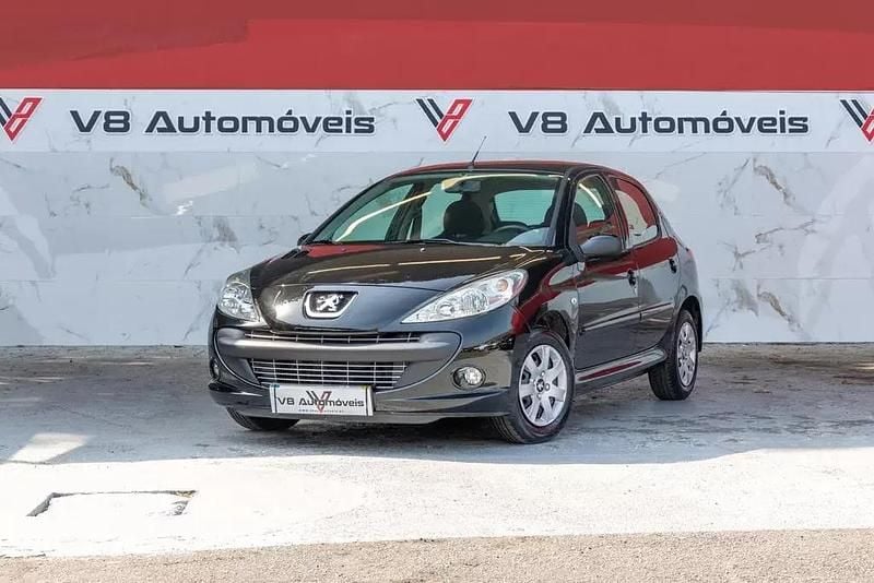 Preto Usado 2010 Peugeot 206+ Citadino | € 6.900 - Imagem 1/4