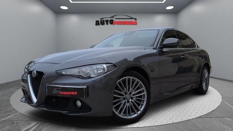 Usado Alfa Romeo Giulia Super 180 HP (132 kW) 2018 Cinza Sedan