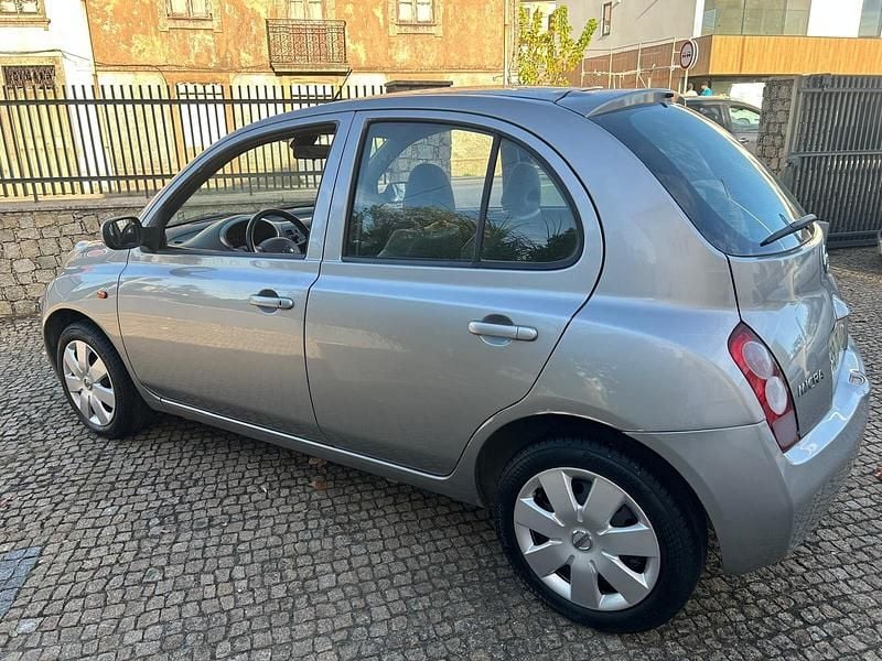 Usado Nissan Micra Acenta 80 HP (58 kW) 2003 Cinza Citadino