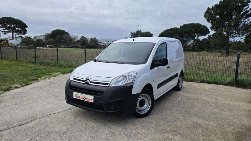 Branco Usado 2017 Citroën Berlingo Monovolume | € 12.950 (Caro) - Imagem 1/4