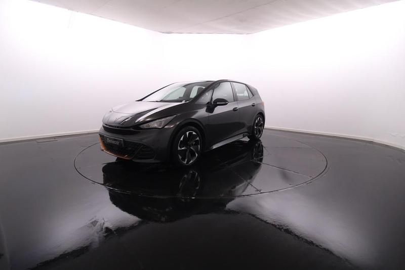 Cinzento Usado 2023 Cupra Born Citadino | € 31.900 (Preço justo) - Imagem 1/4