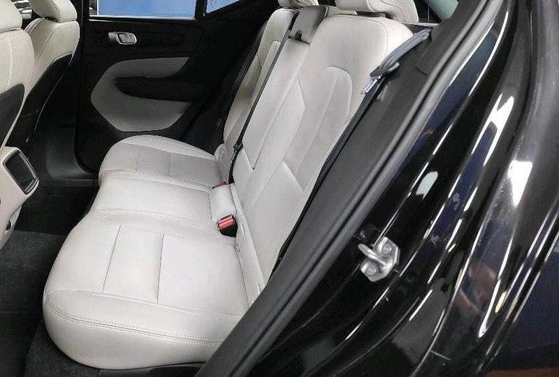 Usado Volvo XC40 Momentum 150 HP (110 kW) 2019 Preto SUV