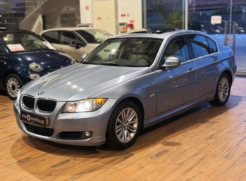 Usado BMW 320 177 HP (130 kW) 2009 Azul claro Sedan