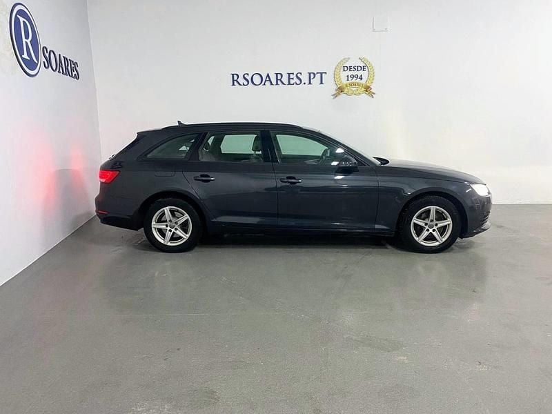 Usado Audi A4 150 HP (110 kW) 2017 Cinza Carrinha