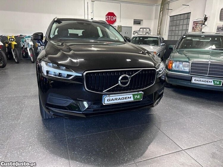 Preto Usado 2020 Volvo XC60 Momentum SUV | € 26.650 (Bom preço) - Imagem 1/1