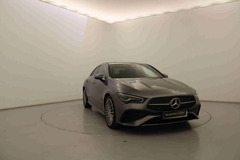 Cinzento Usado 2025 Mercedes CLA200 Sedan | € 51.990 - Imagem 1/4