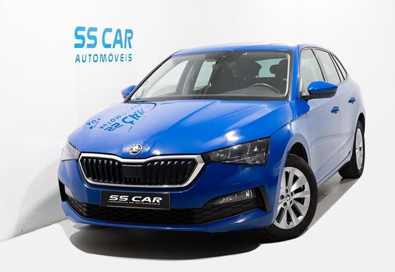 Azul Usado 2023 Skoda Scala Style Citadino | € 13.850 (Bom preço) - Imagem 1/4