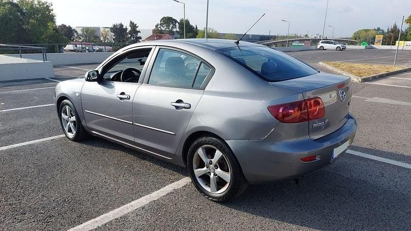 Usado Mazda 3 95 HP (69 kW) 2005 Sedan