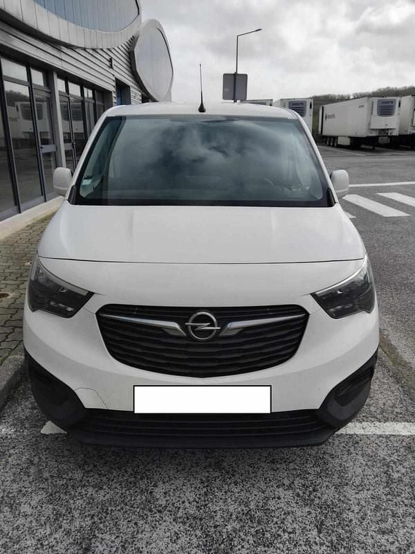 Usado Opel Combo 102 HP (75 kW) 2020 Branco Monovolume
