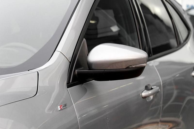 Usado Ford Kuga ST-Line 150 HP (110 kW) 2022 Cinza SUV