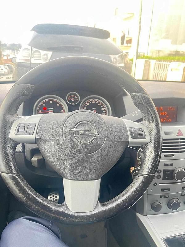 Preto Usado 2007 Opel Astra Carrinha | € 3.400 (Preço justo) - Imagem 1/4