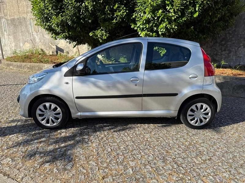 Cinzento Usado 2006 Peugeot 107 Citadino | € 4.750 (Preço justo) - Imagem 1/4