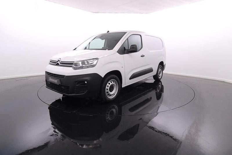Branco Usado 2023 Citroën Berlingo Monovolume | € 21.450 (Caro) - Imagem 1/4