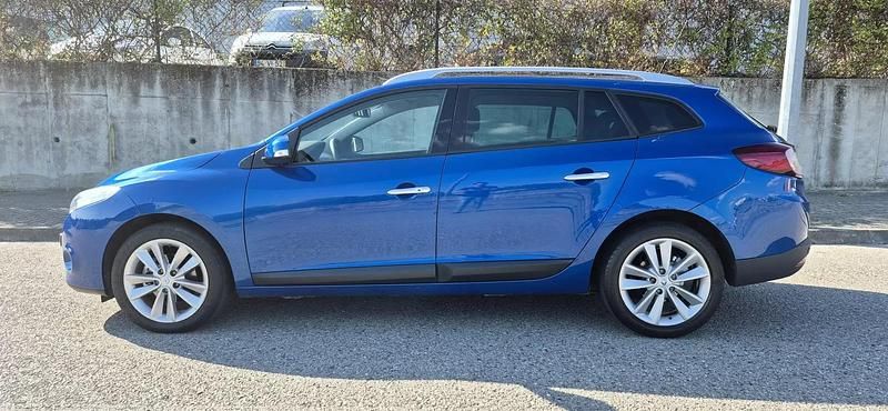 Usado Renault Mégane GrandTour Dynamique 110 HP (80 kW) 2011 Azul Carrinha