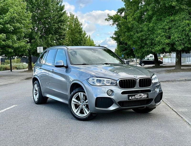 Cinzento Usado 2018 BMW X5 SUV | € 37.999 (Caro) - Imagem 1/4