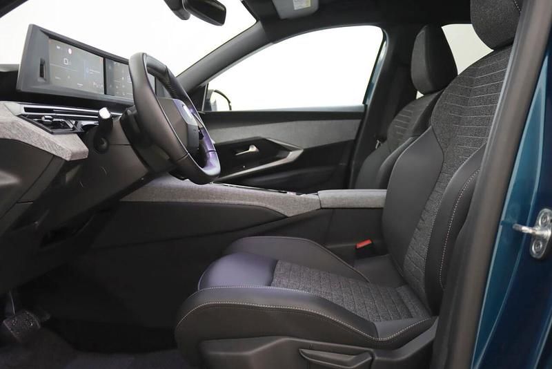 Usado Peugeot 5008 145 HP (106 kW) 2025 Azul SUV