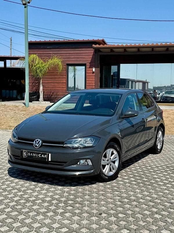 Cinza Usado 2020 VW Polo Trendline Citadino | € 13.990 (Bom preço) - Imagem 1/4