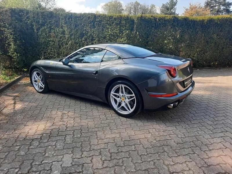 Cinza Usado 2014 Ferrari California Cabrios | € 149.990 - Imagem 1/1