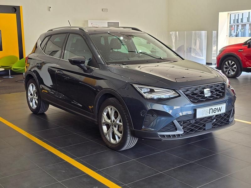 Cinza Usado 2022 Seat Arona FR SUV | € 19.900 (Preço elevado) - Imagem 1/4