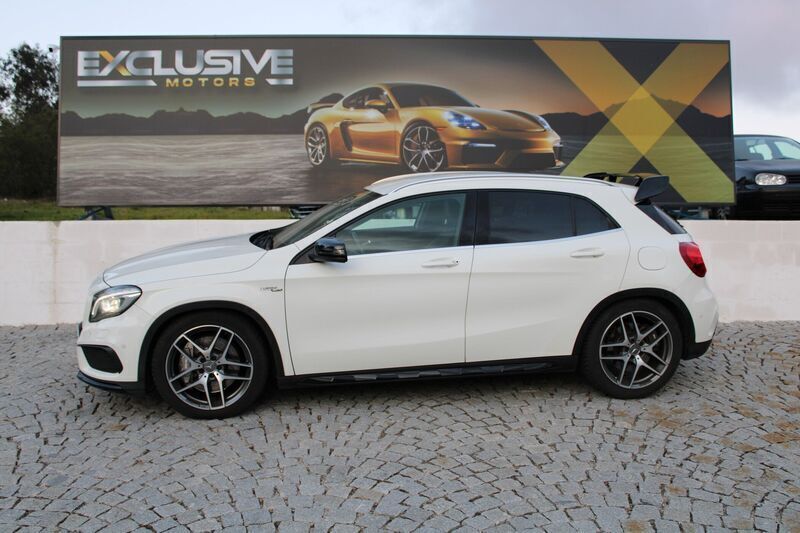Branco Usado 2014 Mercedes GLA45 AMG AMG SUV | € 29.490 - Imagem 1/4