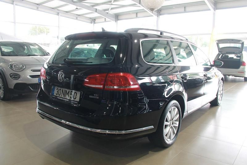 Usado VW Passat 105 HP (77 kW) 2013 Preto Carrinha