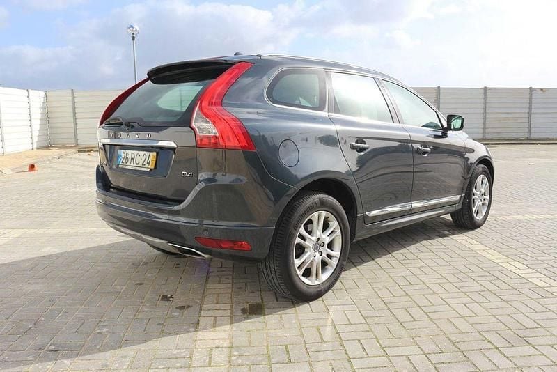 Usado Volvo XC60 Momentum 190 HP (139 kW) 2016 SUV